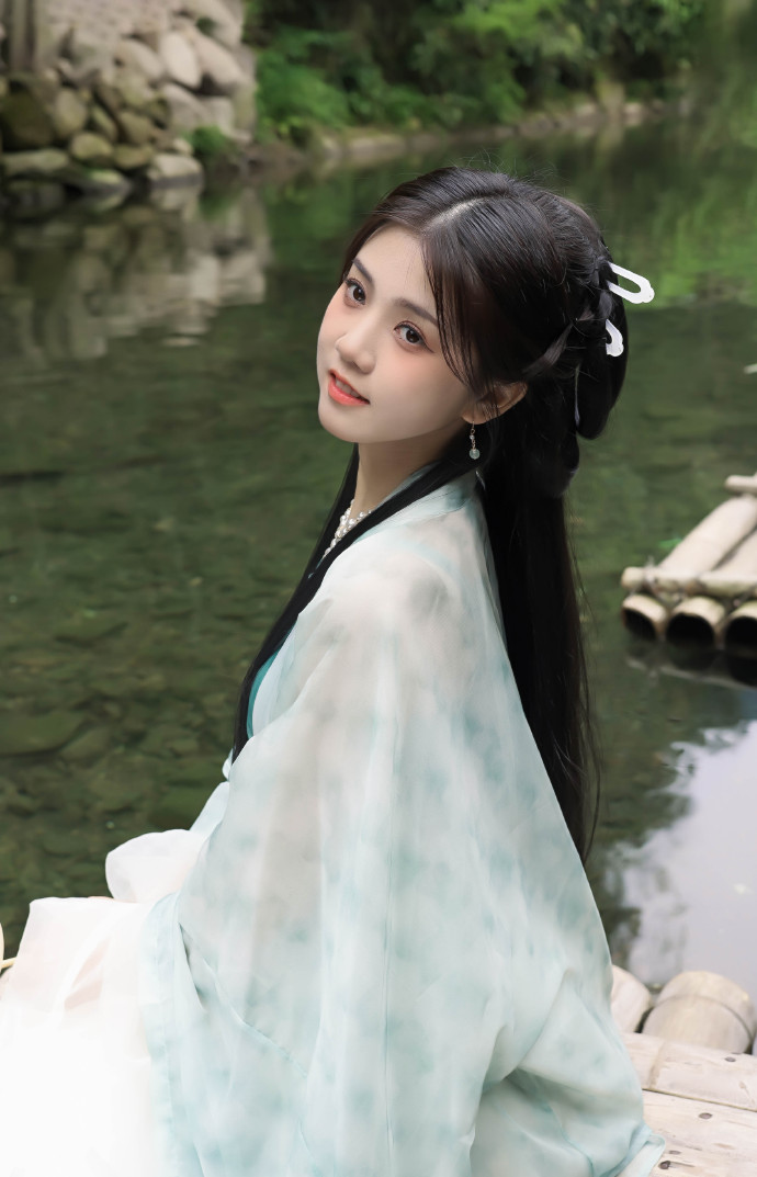 《他与她》：Netflix年度剧集观看量突破1.04亿，惊悚限定剧一炮而红